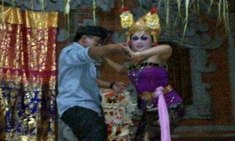 Ngibing ........serrr Penutupan PKL Stikes Wiramedika