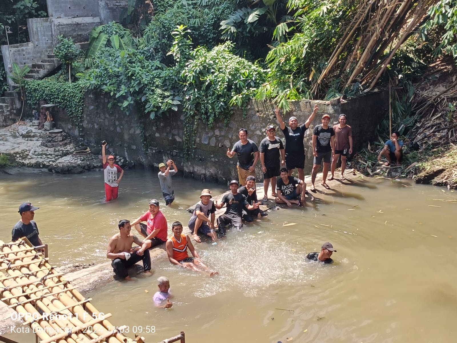 KOMUNITAS BATU MECOKOL