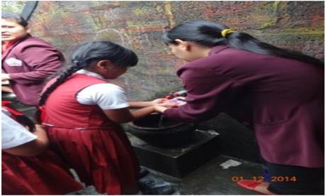 PENYULUHAN KESEHATAN CARA MENCUCI TANGAN DAN  MENGGOSOK GIGI YANG BAIK DAN BENAR DI SD 11 PEGUYANGAN